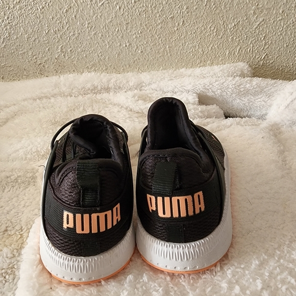 Shoes - Picture 8 of 9